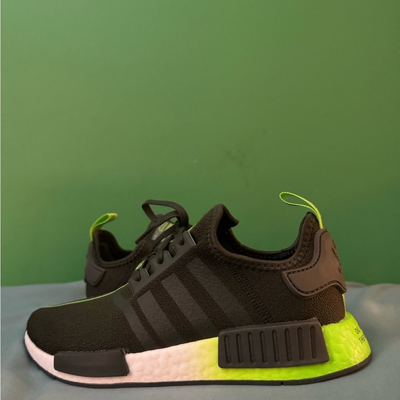 Adidas NMD R1 Star Wars Yoda Size 7